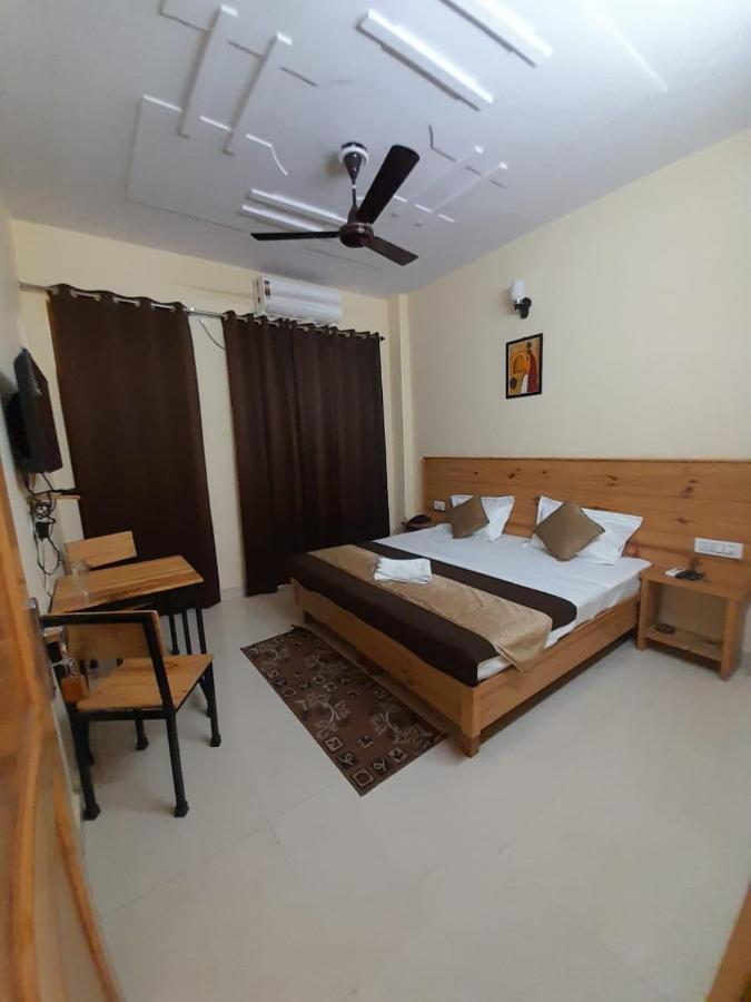 Hotel Krishna Rishikesh Ngoại thất bức ảnh